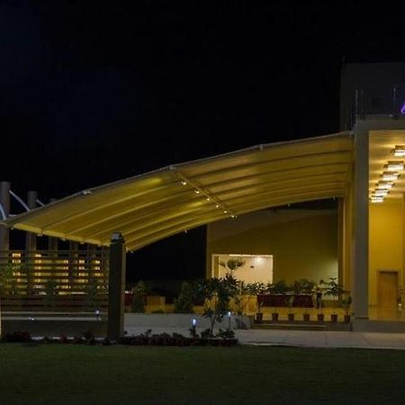 The Celestial Park, Bhopal Hotel Bagian luar foto