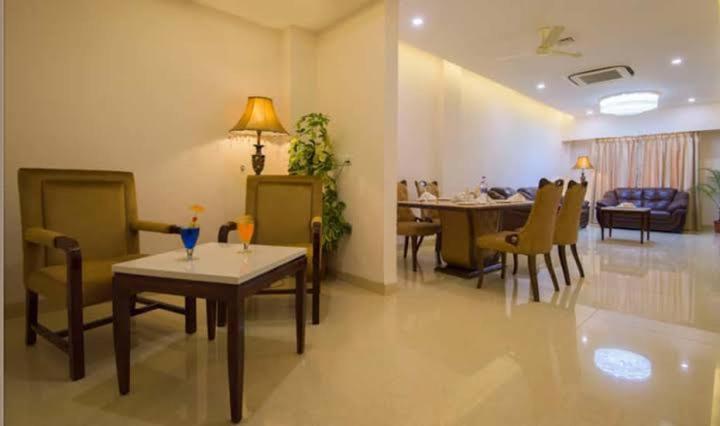 The Celestial Park, Bhopal Hotel Bagian luar foto