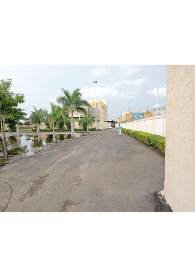 The Celestial Park, Bhopal Hotel Bagian luar foto