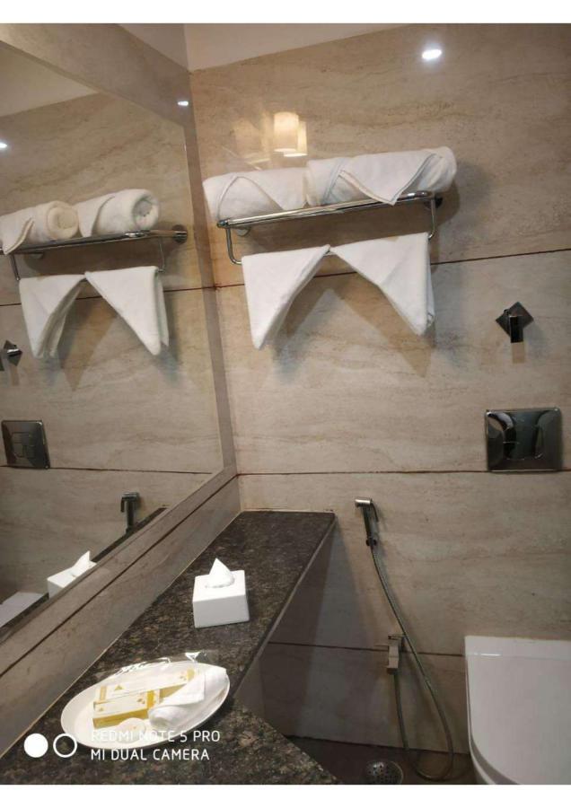 The Celestial Park, Bhopal Hotel Bagian luar foto