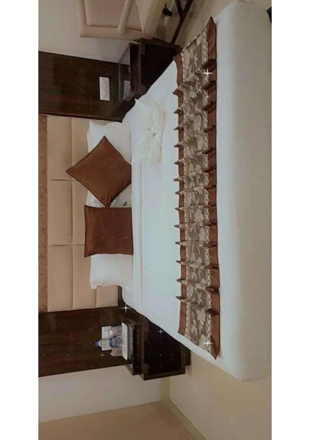 The Celestial Park, Bhopal Hotel Bagian luar foto